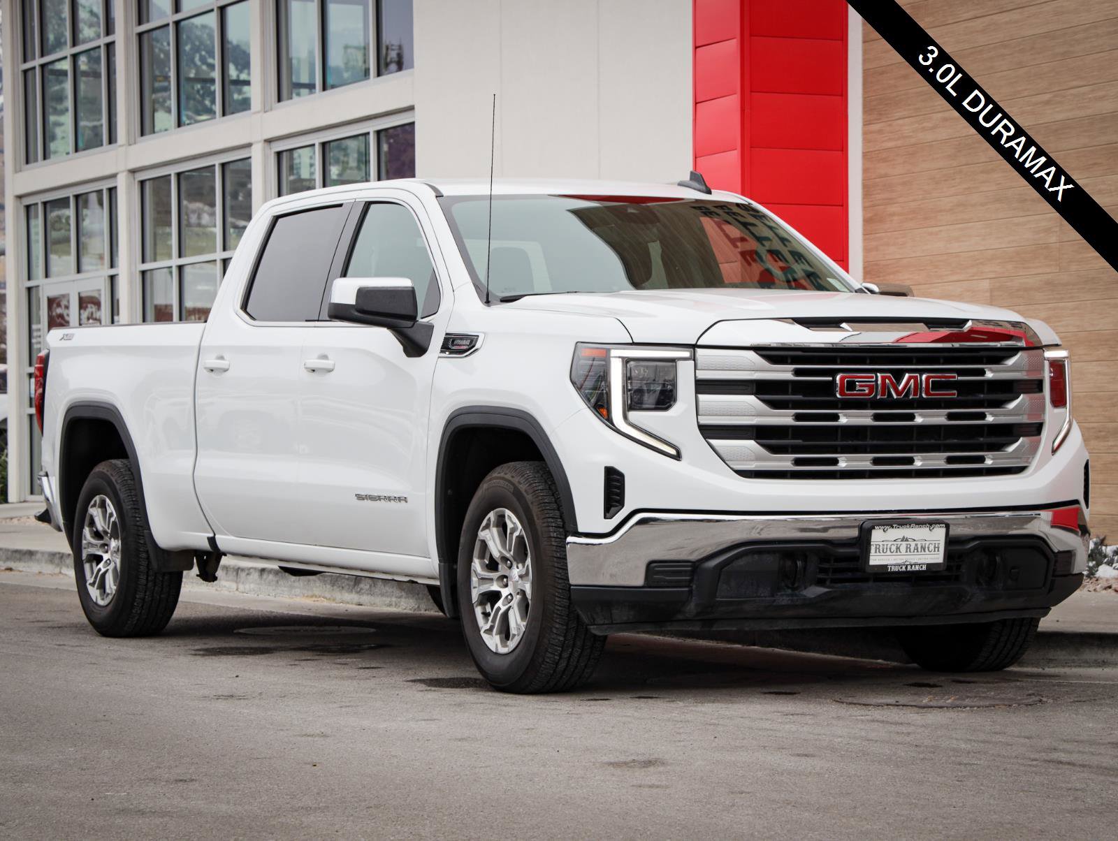 Used 2023 GMC Sierra 1500 SLE w/ X31 Off-Road Package image 1