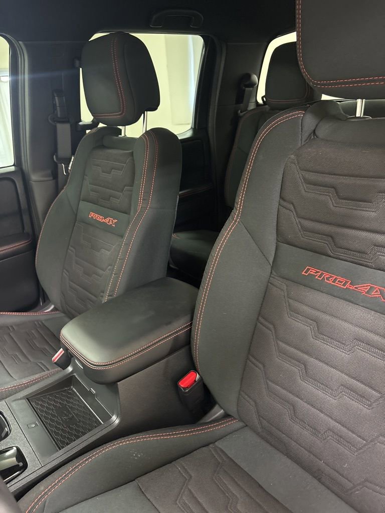 Used 2025 Nissan Frontier PRO-4X w/ Pro Convenience Package image 15