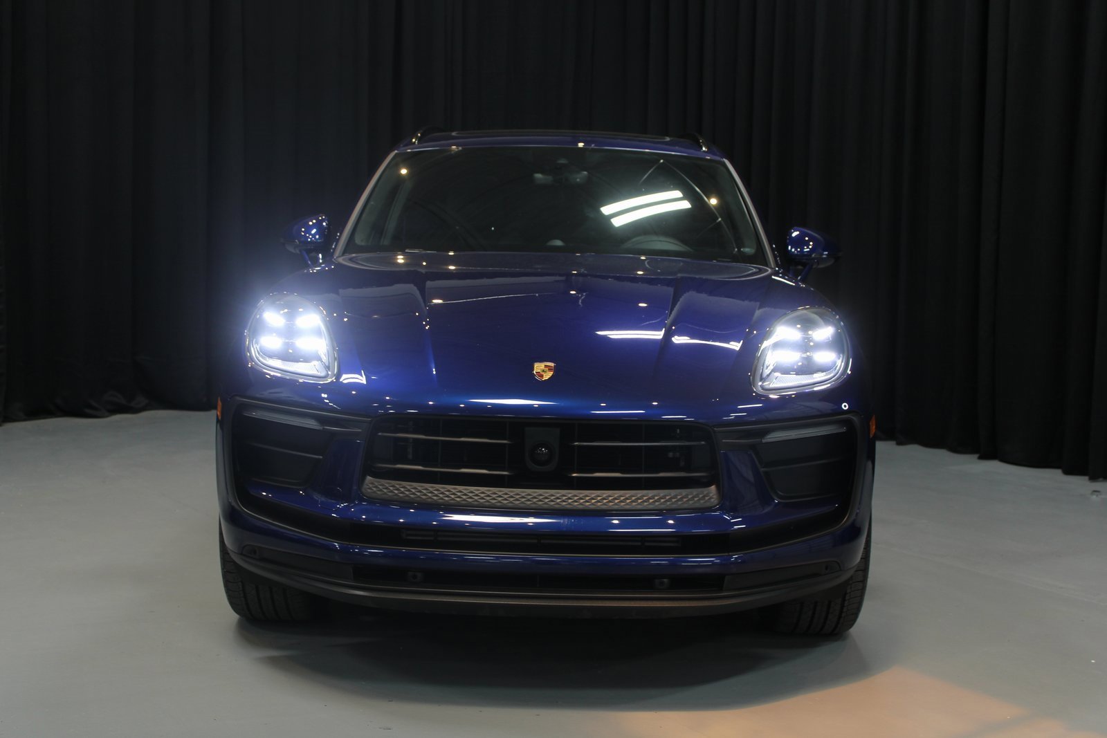 Certified 2024 Porsche Macan image 10