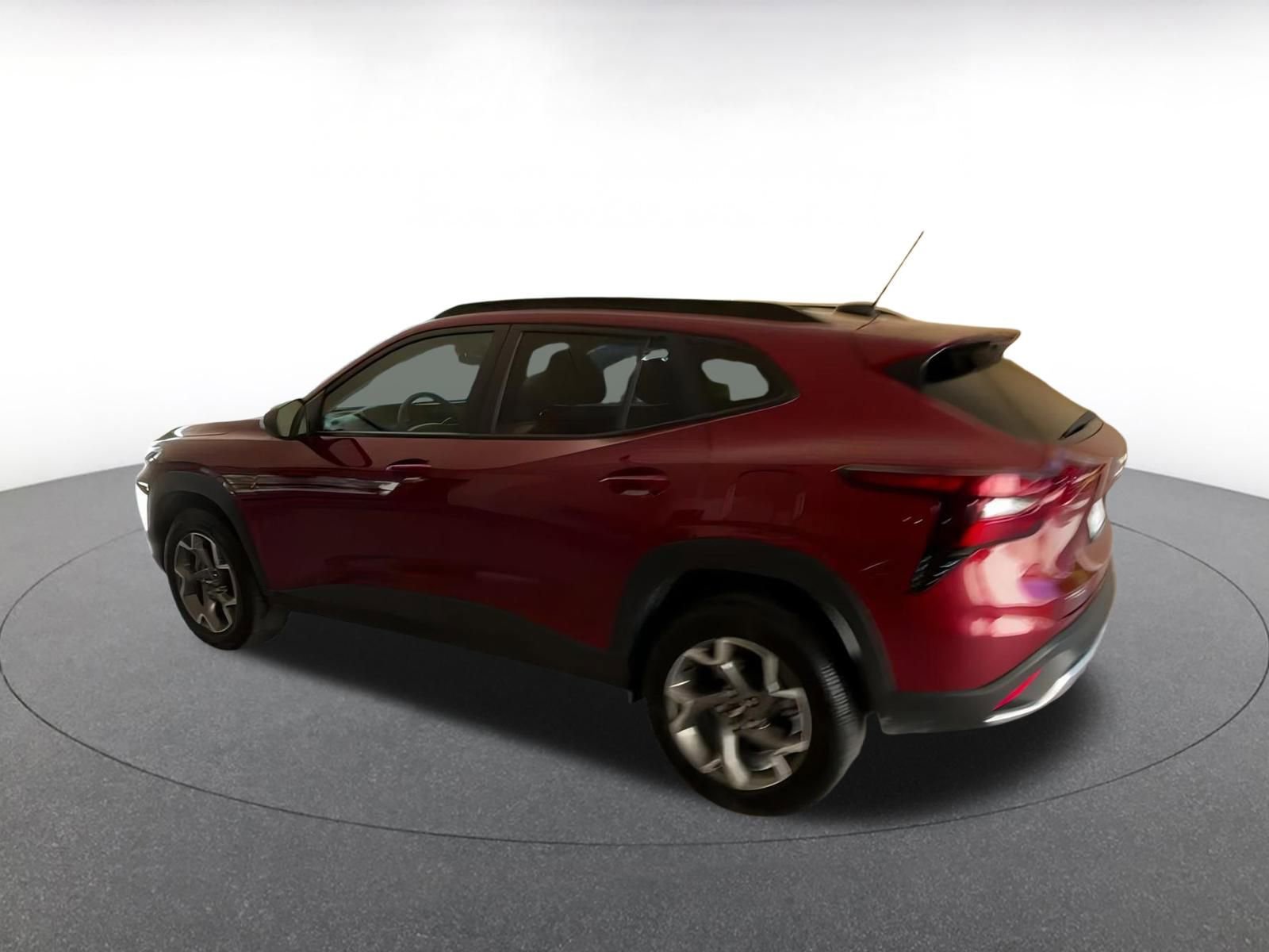 Used 2025 Chevrolet Trax LT image 10