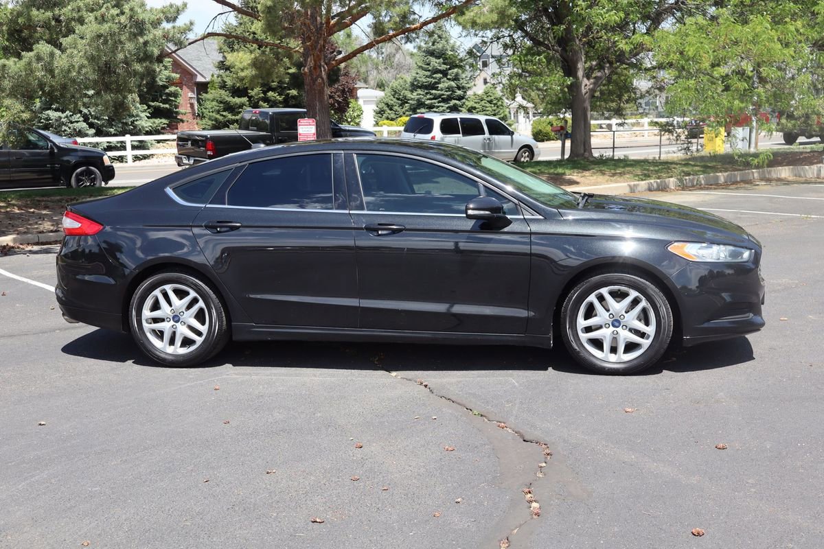 Used 2014 Ford Fusion SE FWD image 3