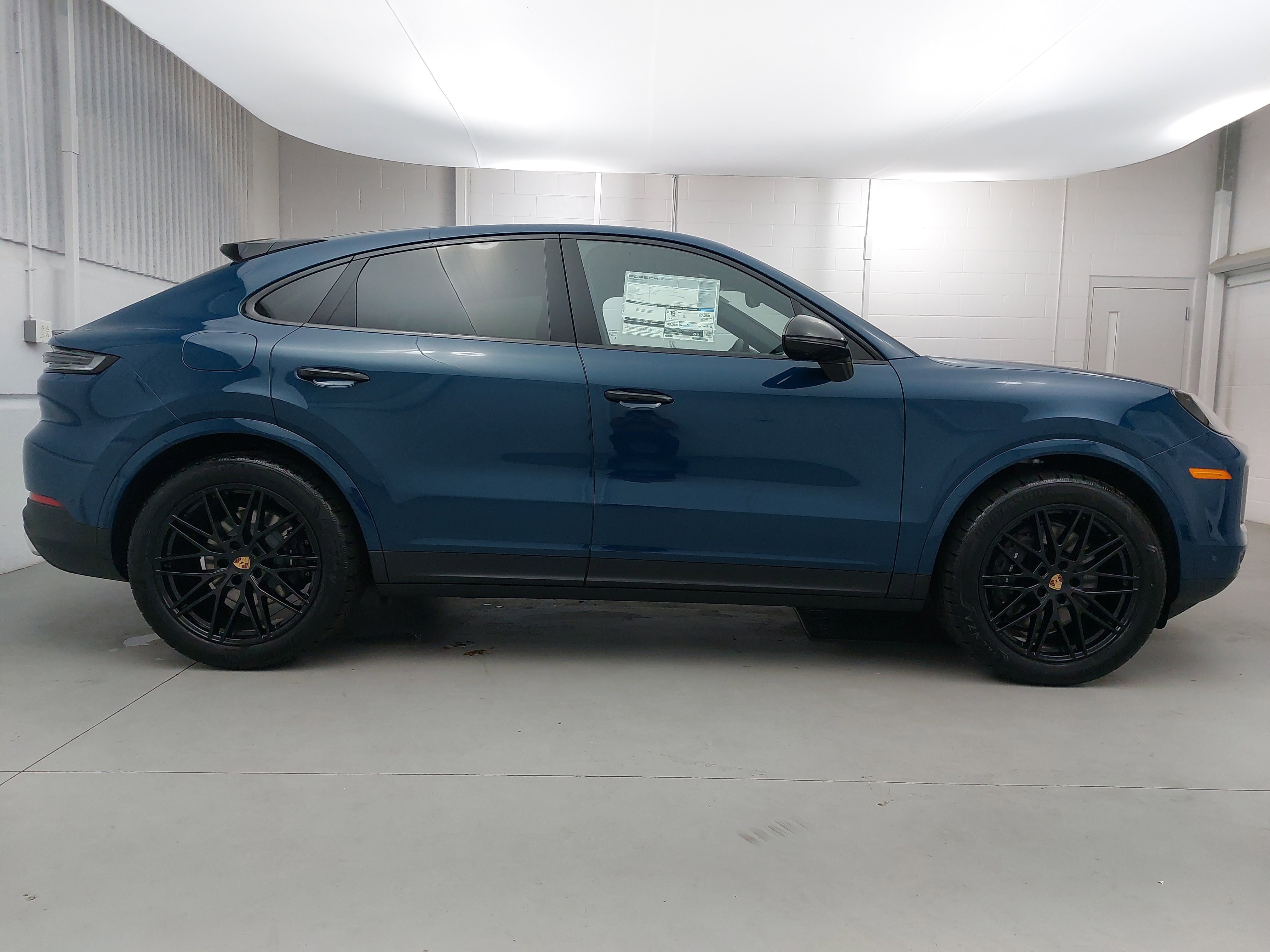 New 2025 Porsche Cayenne Coupe image 8