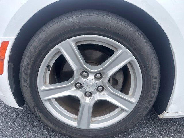 Used 2016 Chevrolet Camaro LT RWD image 12