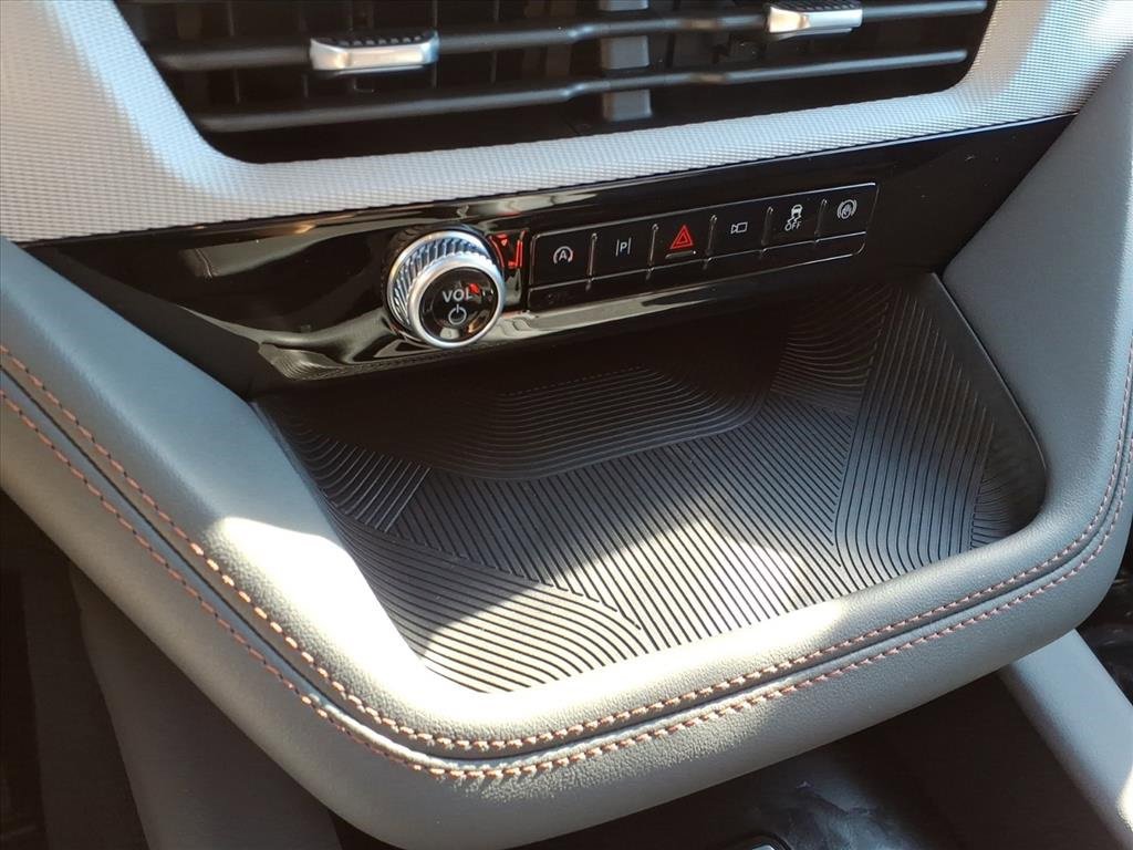 New 2025 Ford Explorer Active image 23