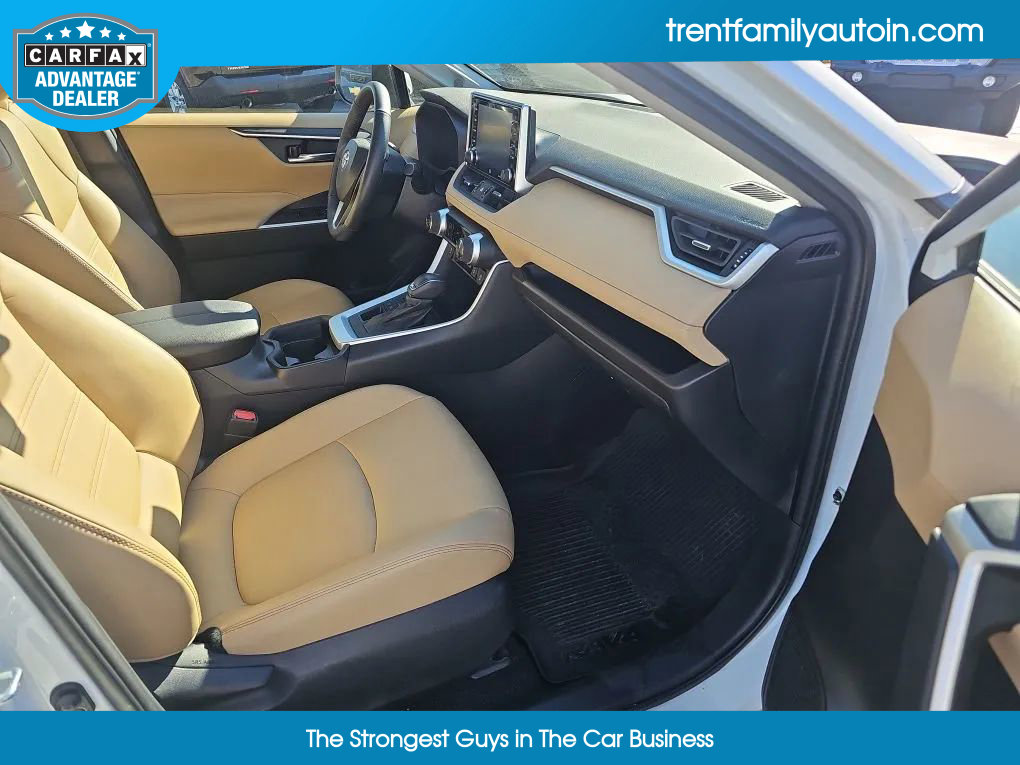 Used 2021 Toyota RAV4 XLE Premium image 43