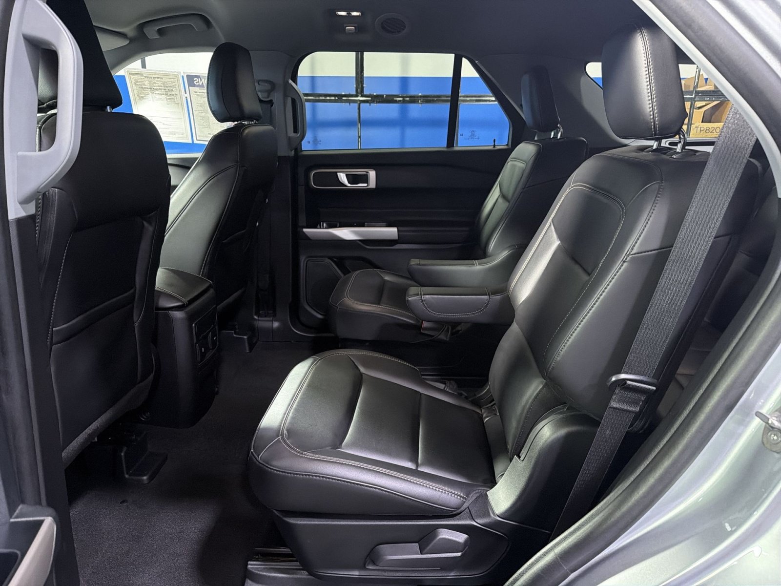 Used 2023 Ford Explorer XLT w/ Equipment Group 202A AWD/4WD image 29