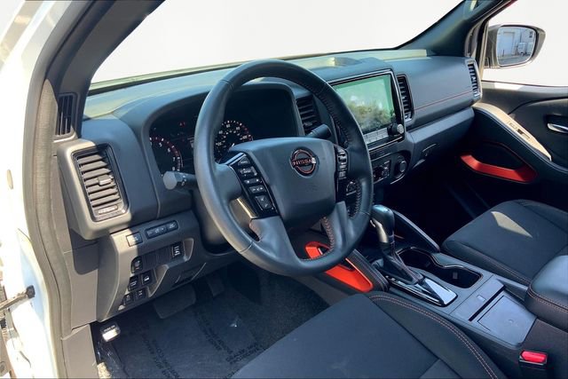 Used 2022 Nissan Frontier PRO-4X image 12