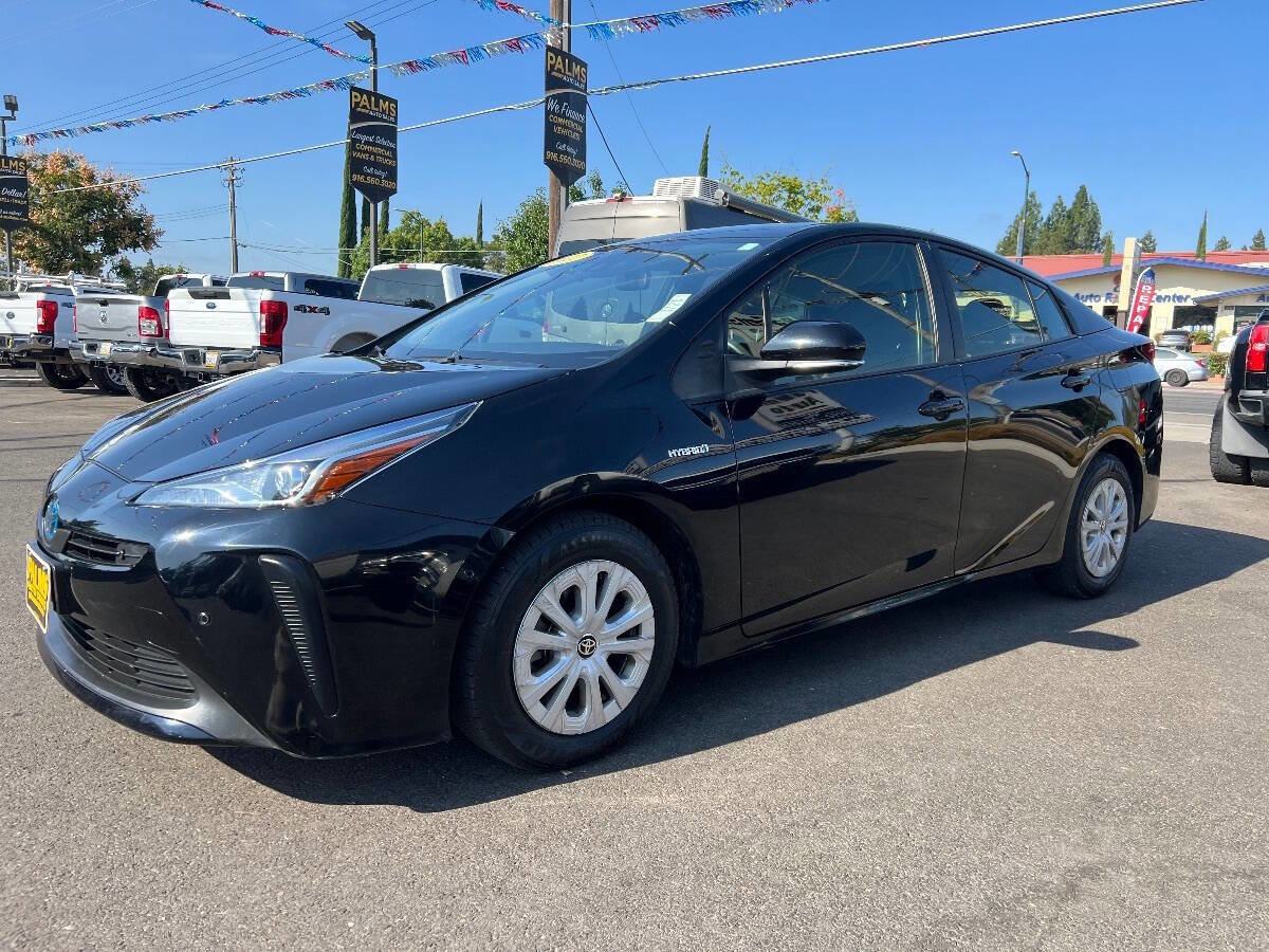 Used 2022 Toyota Prius LE image 3