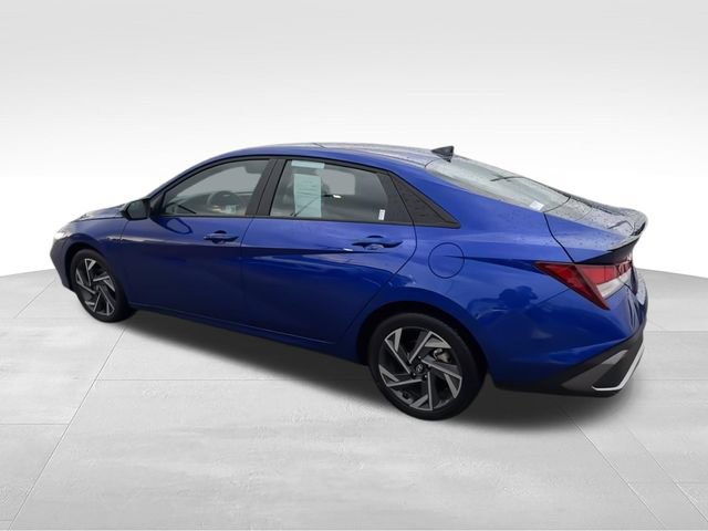 Certified 2025 Hyundai Elantra Sport FWD image 6