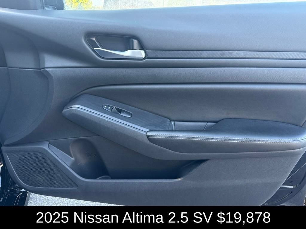 Used 2025 Nissan Altima 2.5 SV FWD image 18