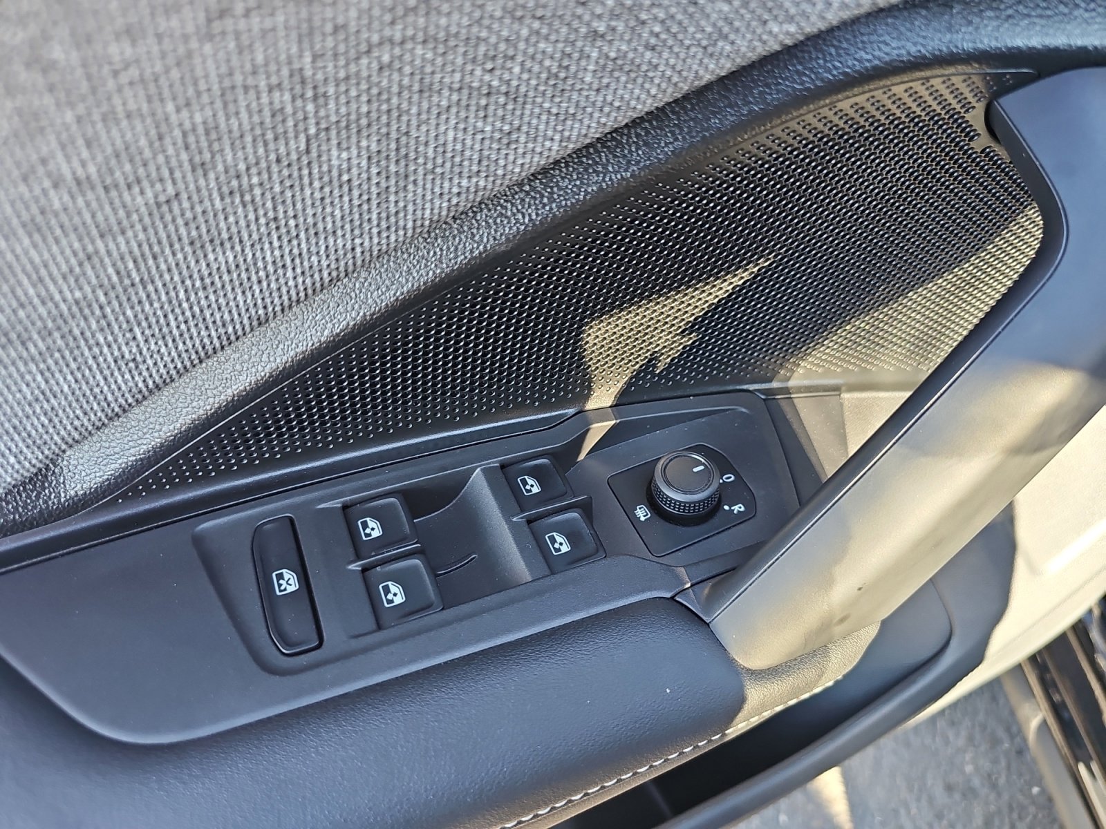 New 2025 Volkswagen Tiguan S image 16