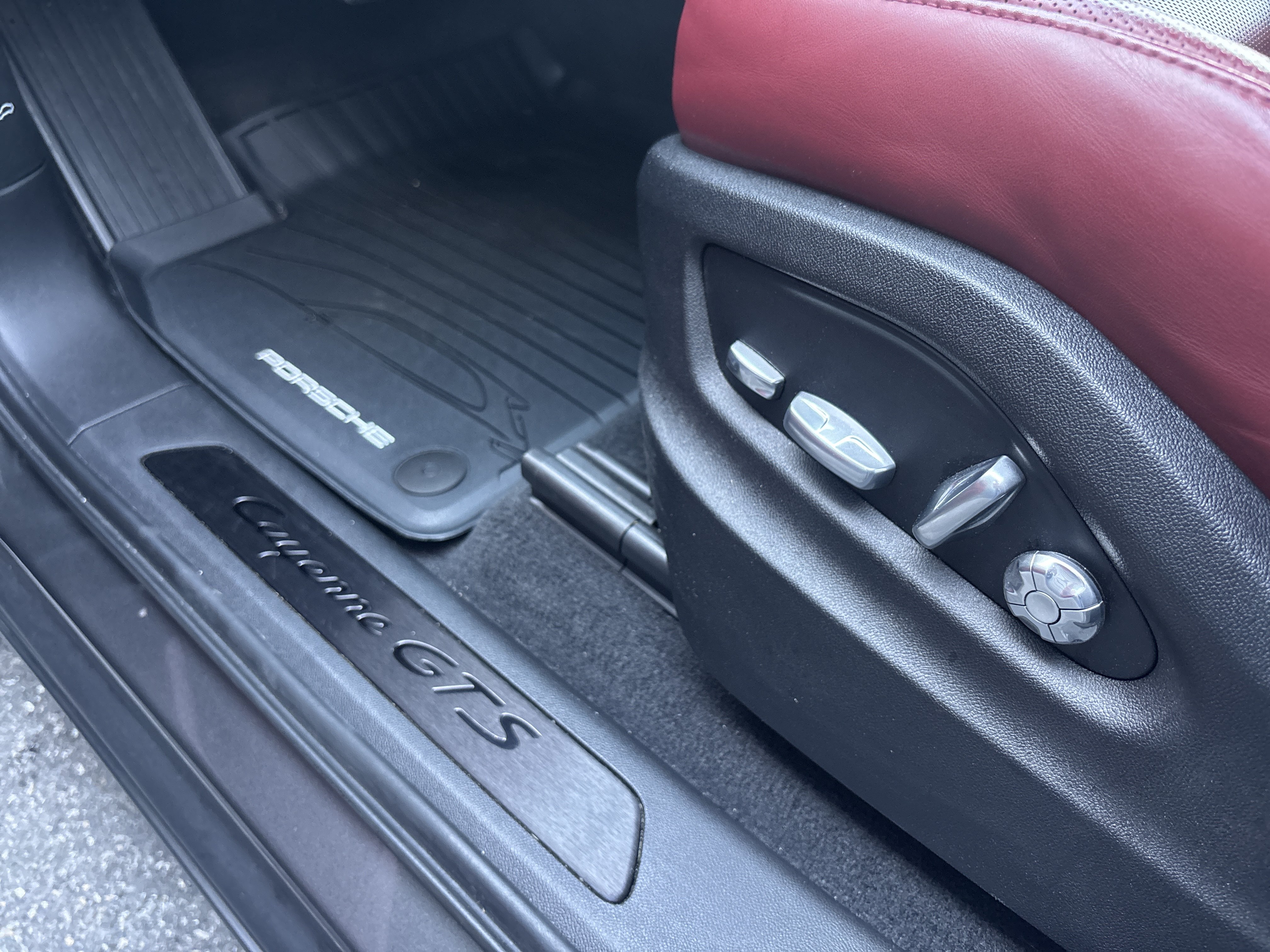 Certified 2021 Porsche Cayenne GTS AWD/4WD image 25