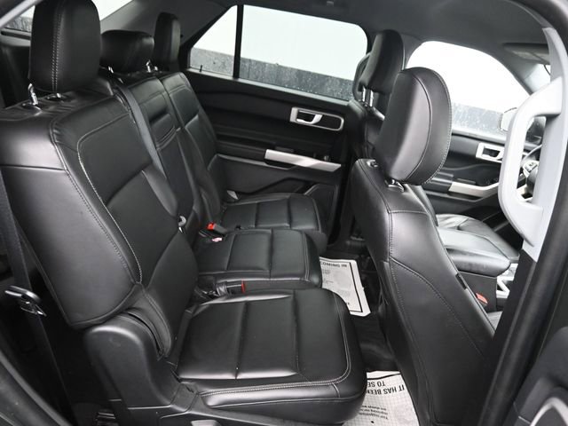Used 2022 Ford Explorer XLT w/ Equipment Group 202A image 8