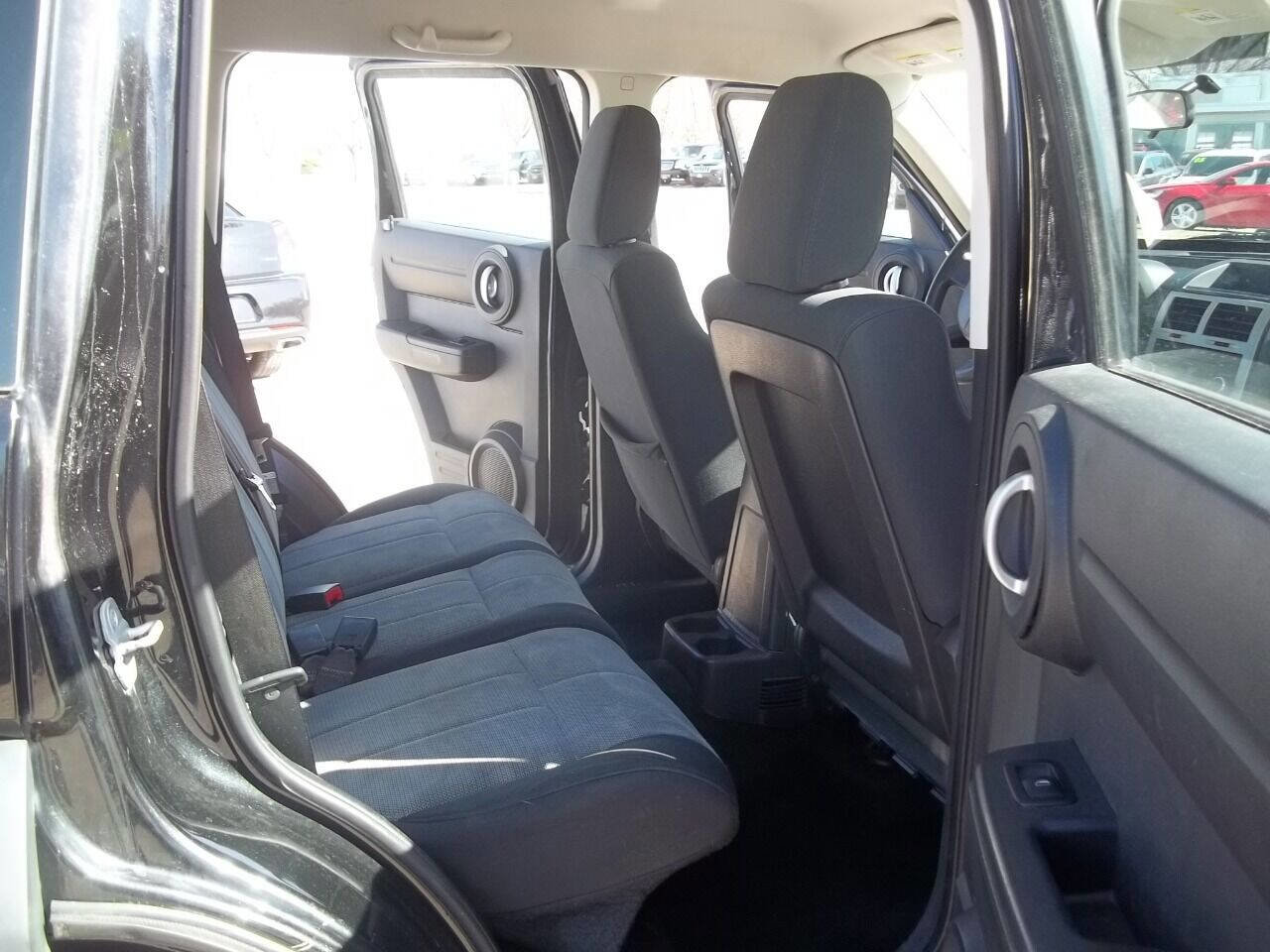 Used 2008 Dodge Nitro SXT image 11