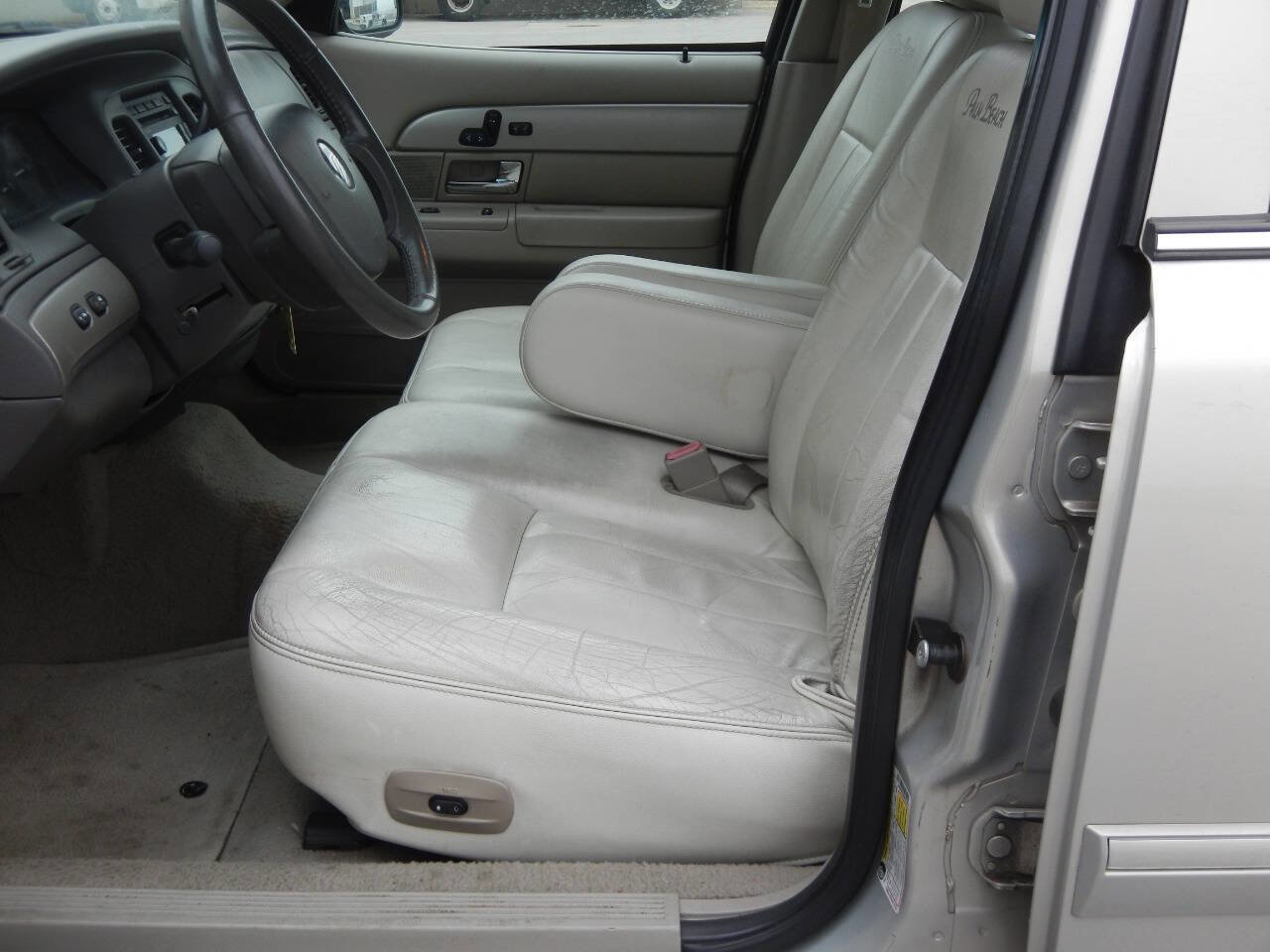 Used 2008 Mercury Grand Marquis LS RWD image 27