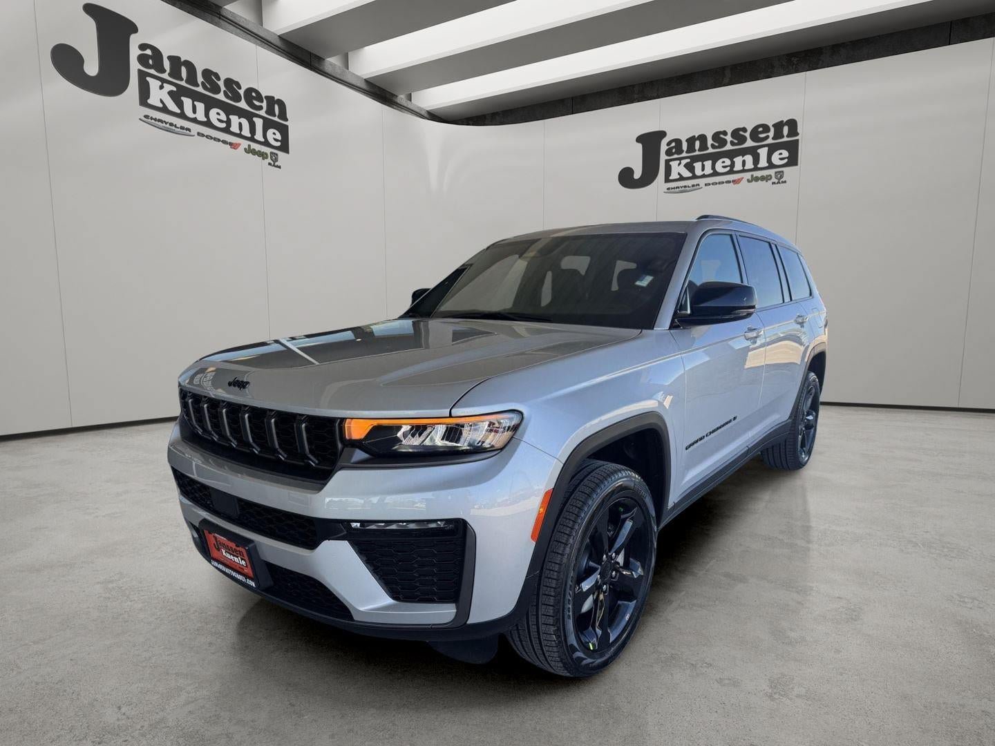 New 2026 Jeep Grand Cherokee L Limited w/ Limited Altitude Package AWD/4WD image 5