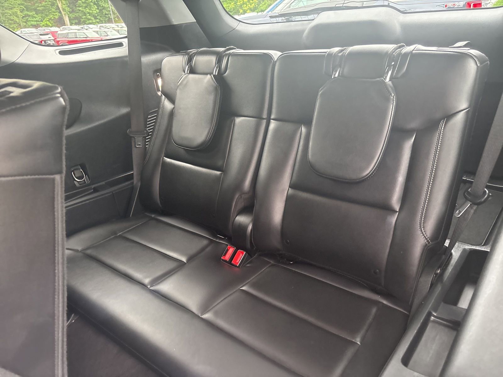 Used 2022 Ford Explorer XLT w/ Equipment Group 202A image 31