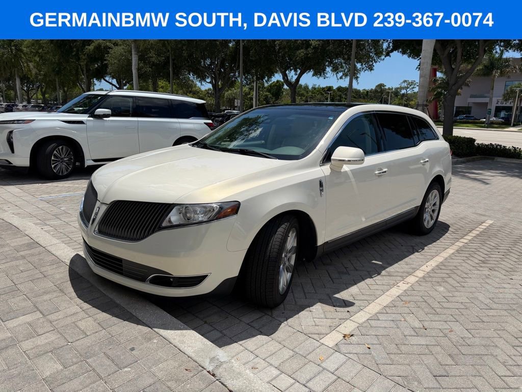 Used 2013 Lincoln MKT AWD image 16