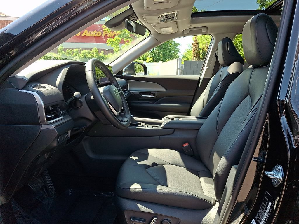 Certified 2025 Toyota Grand Highlander AWD image 14