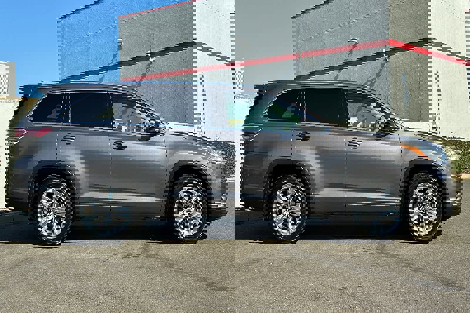 Used 2016 Toyota Highlander Limited image 6