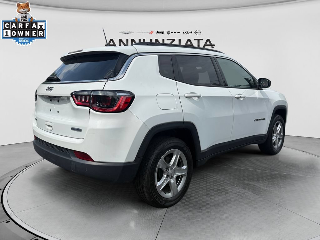 Used 2023 Jeep Compass Latitude AWD/4WD image 5