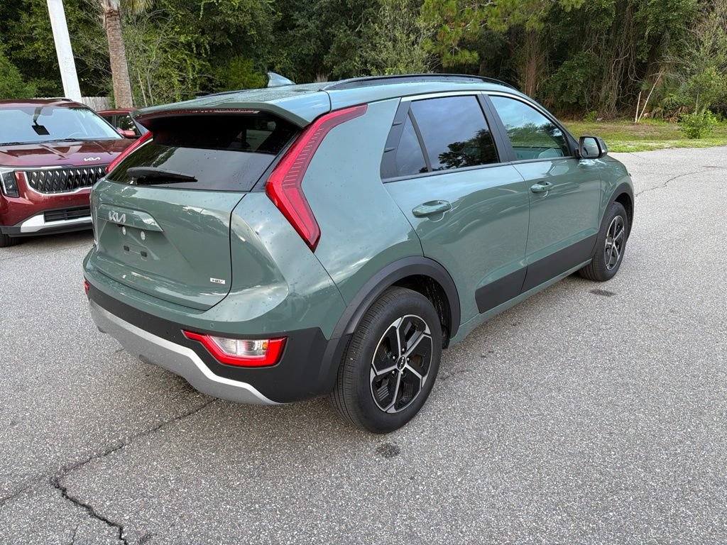 Certified 2025 Kia Niro EX FWD image 4