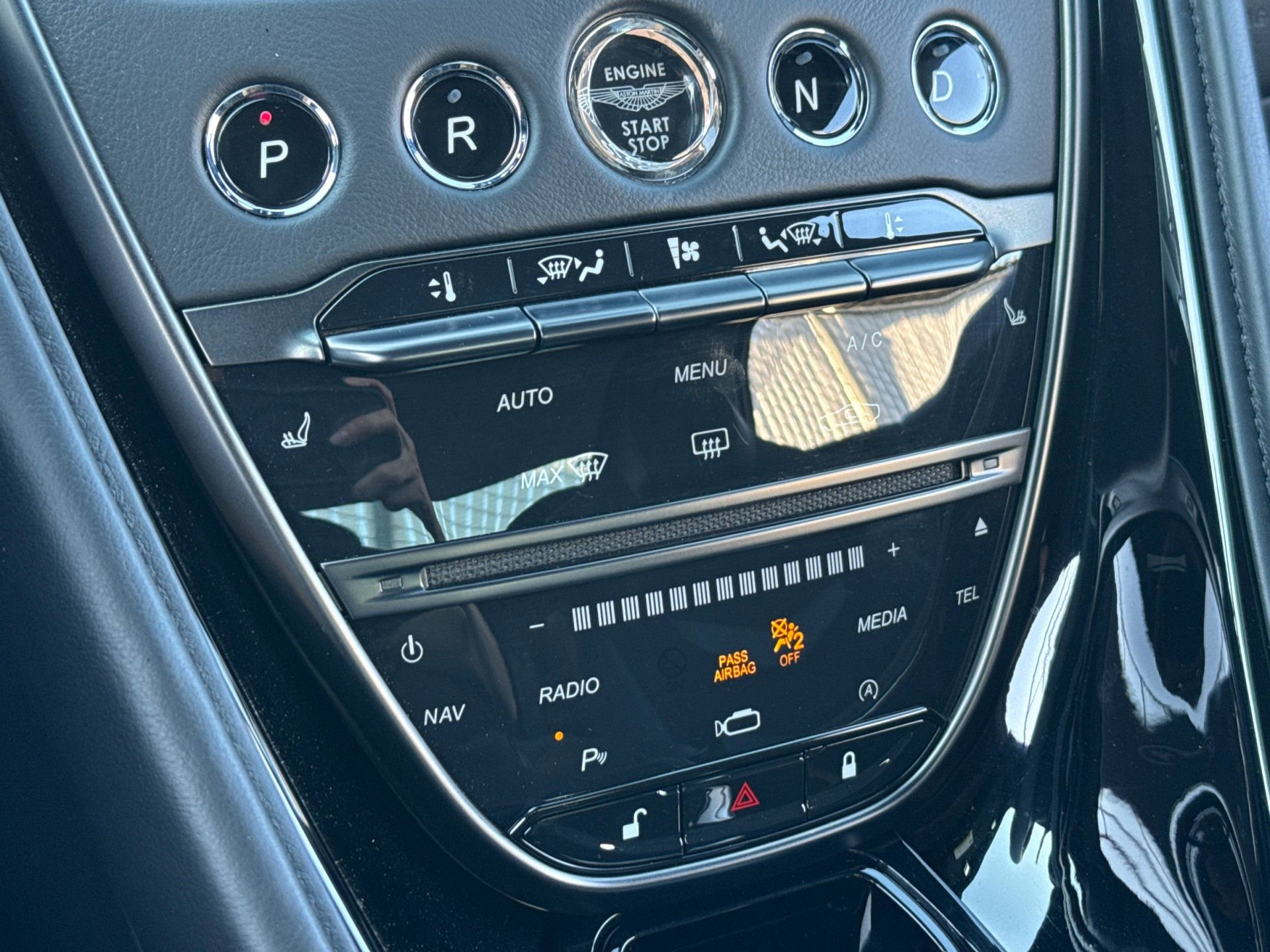 Used 2020 Aston Martin DBS Superleggera Volante image 20