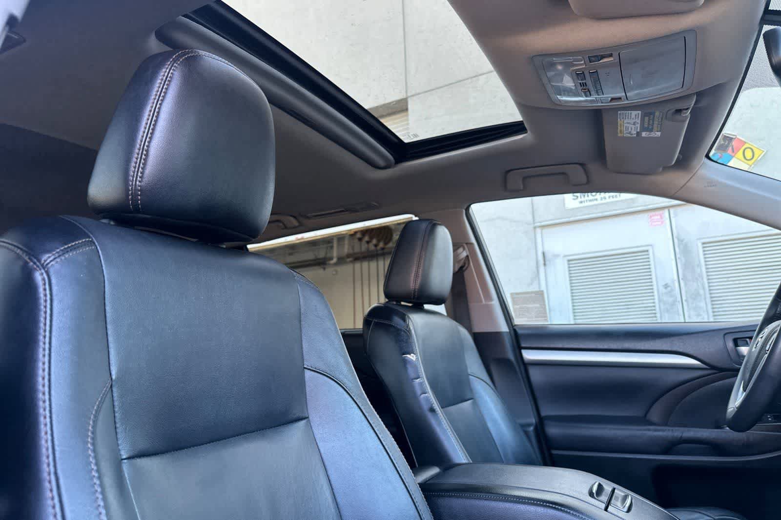 Used 2016 Toyota Highlander XLE image 19
