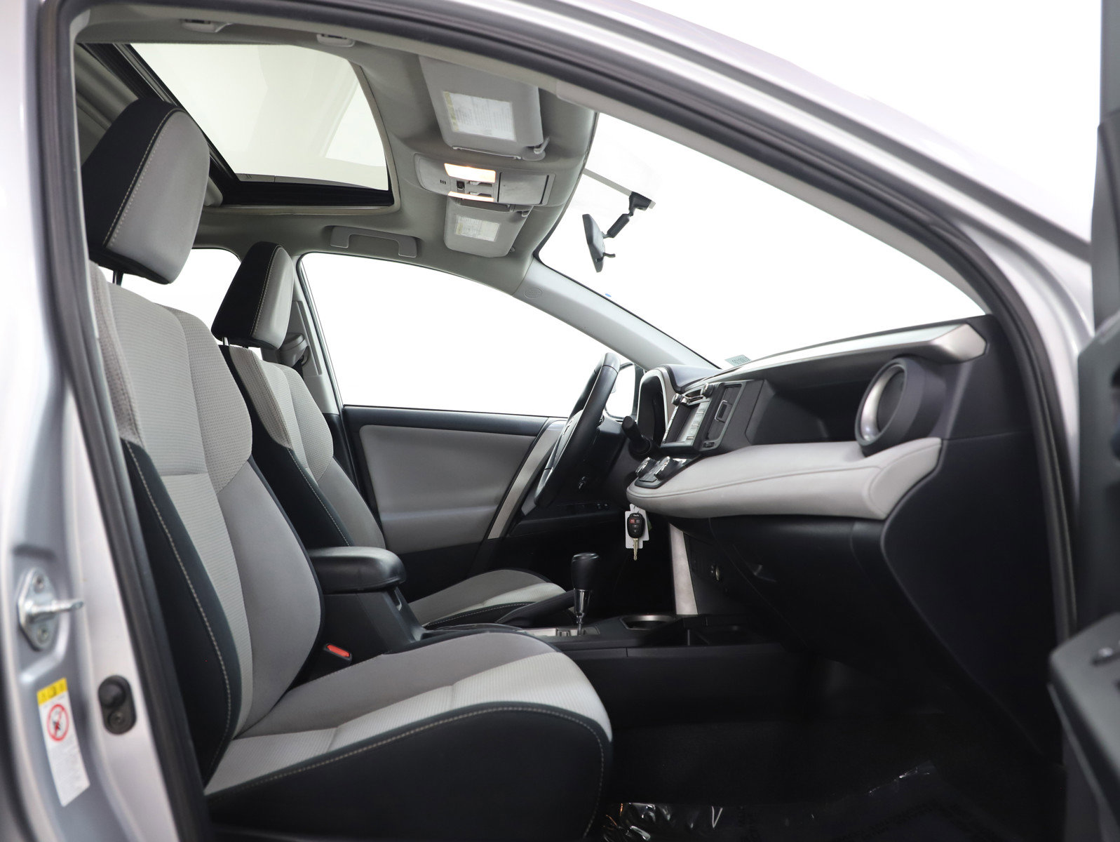Used 2016 Toyota RAV4 XLE AWD/4WD image 11