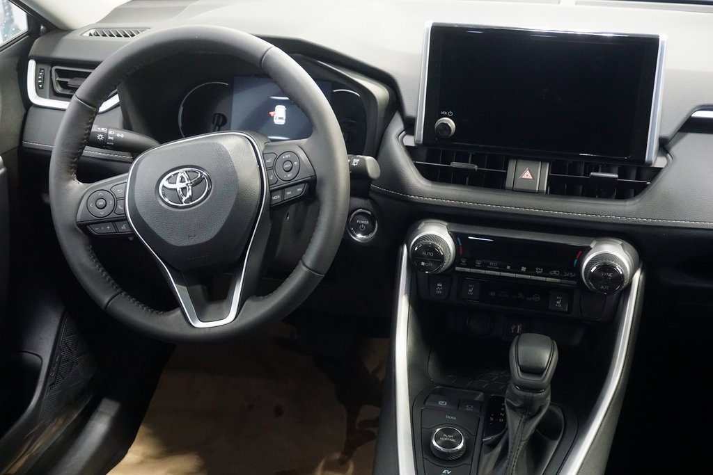 New 2025 Toyota RAV4 XLE image 31