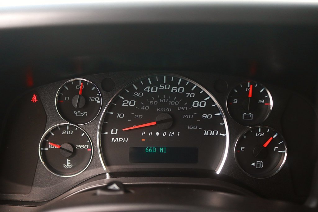 Used 2025 Chevrolet Express 3500 LT w/ LT Preferred Equipment Group RWD image 17