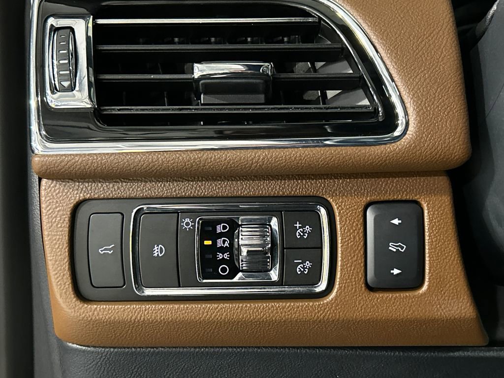 Certified 2023 Lincoln Navigator Reserve AWD/4WD image 20