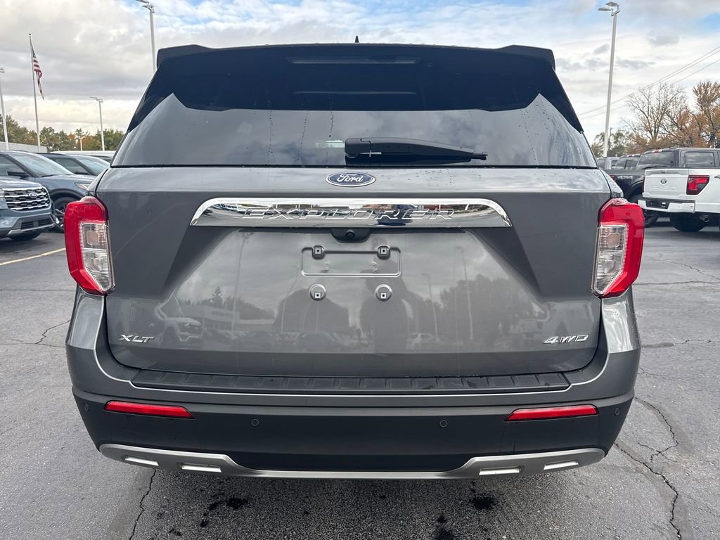 Used 2023 Ford Explorer XLT w/ Equipment Group 202A image 7