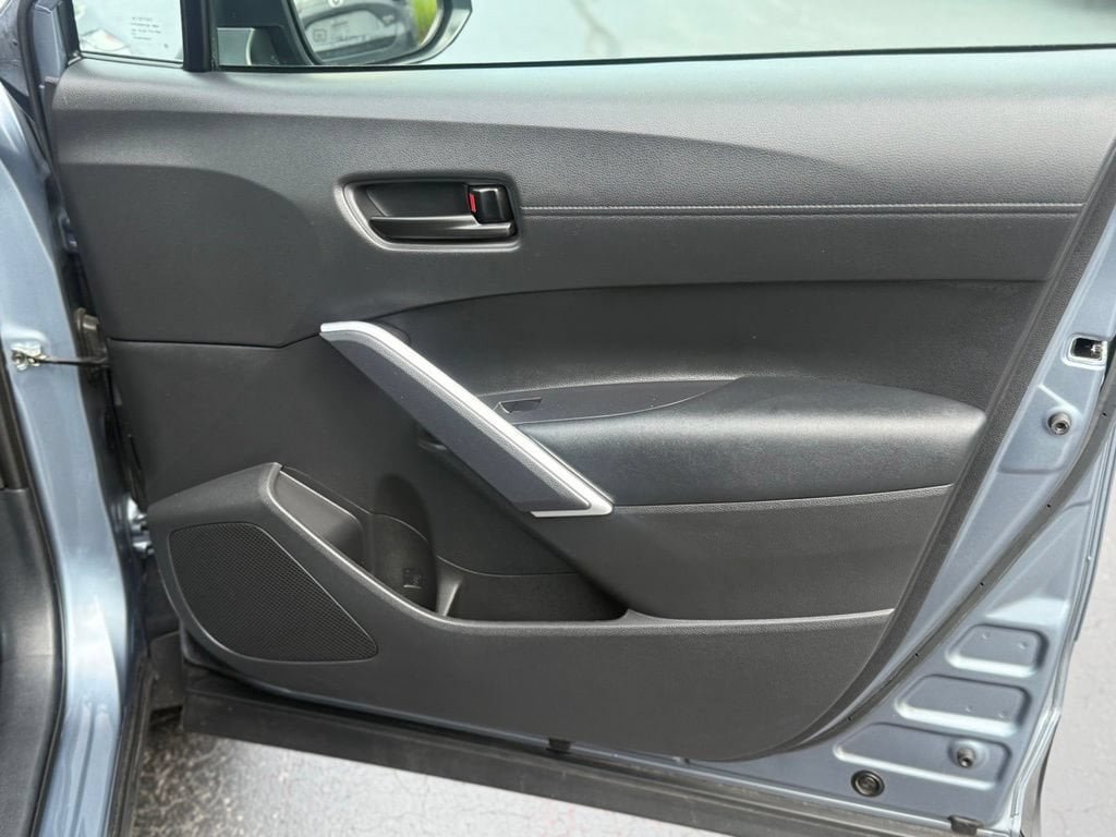 Used 2023 Toyota Corolla Cross LE AWD/4WD image 23