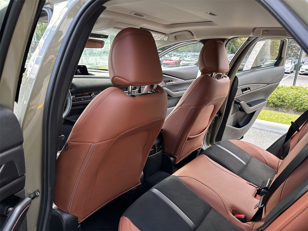 New 2024 MAZDA CX-30 Carbon image 35