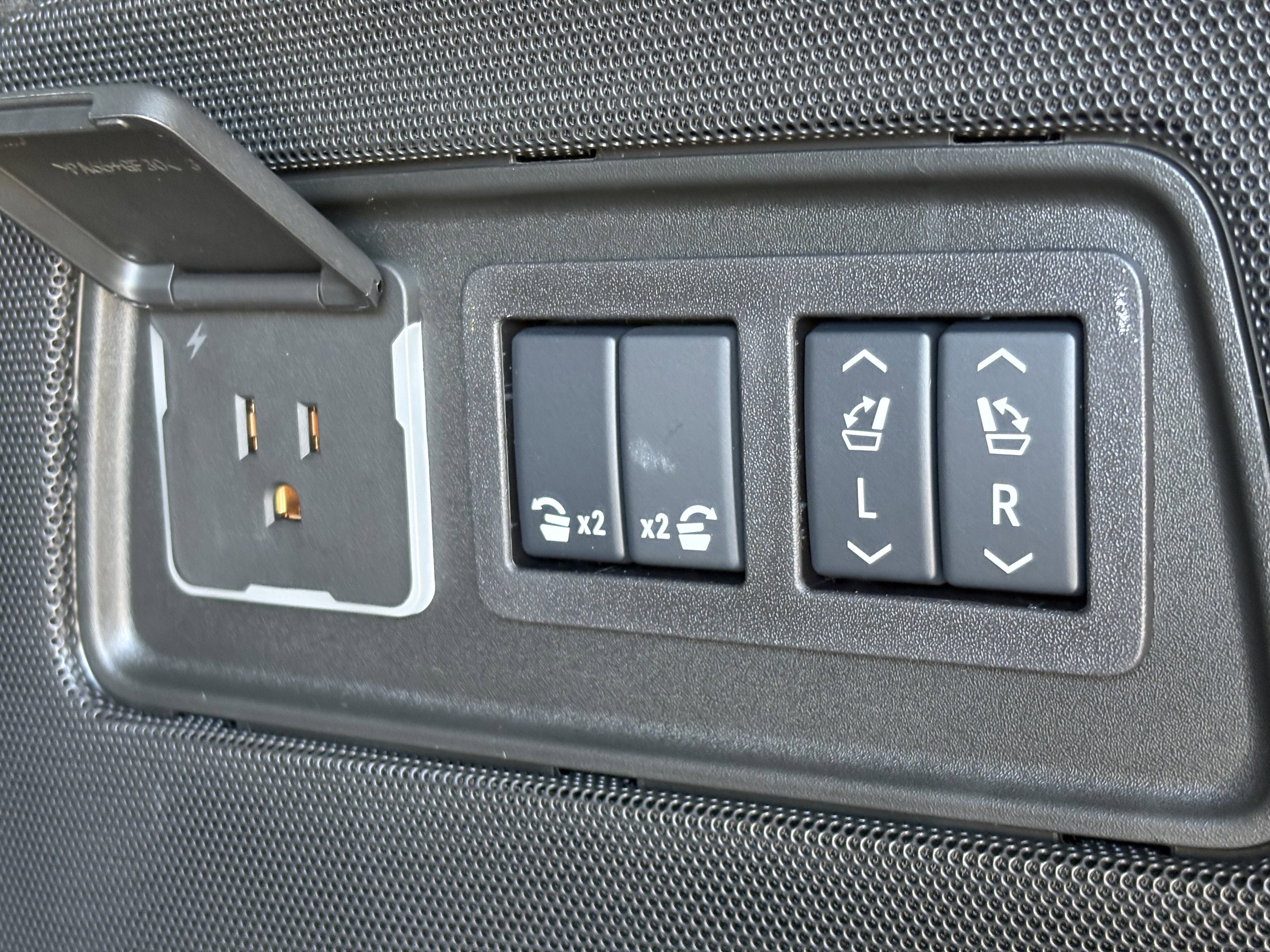 New 2026 Cadillac Escalade Luxury image 10