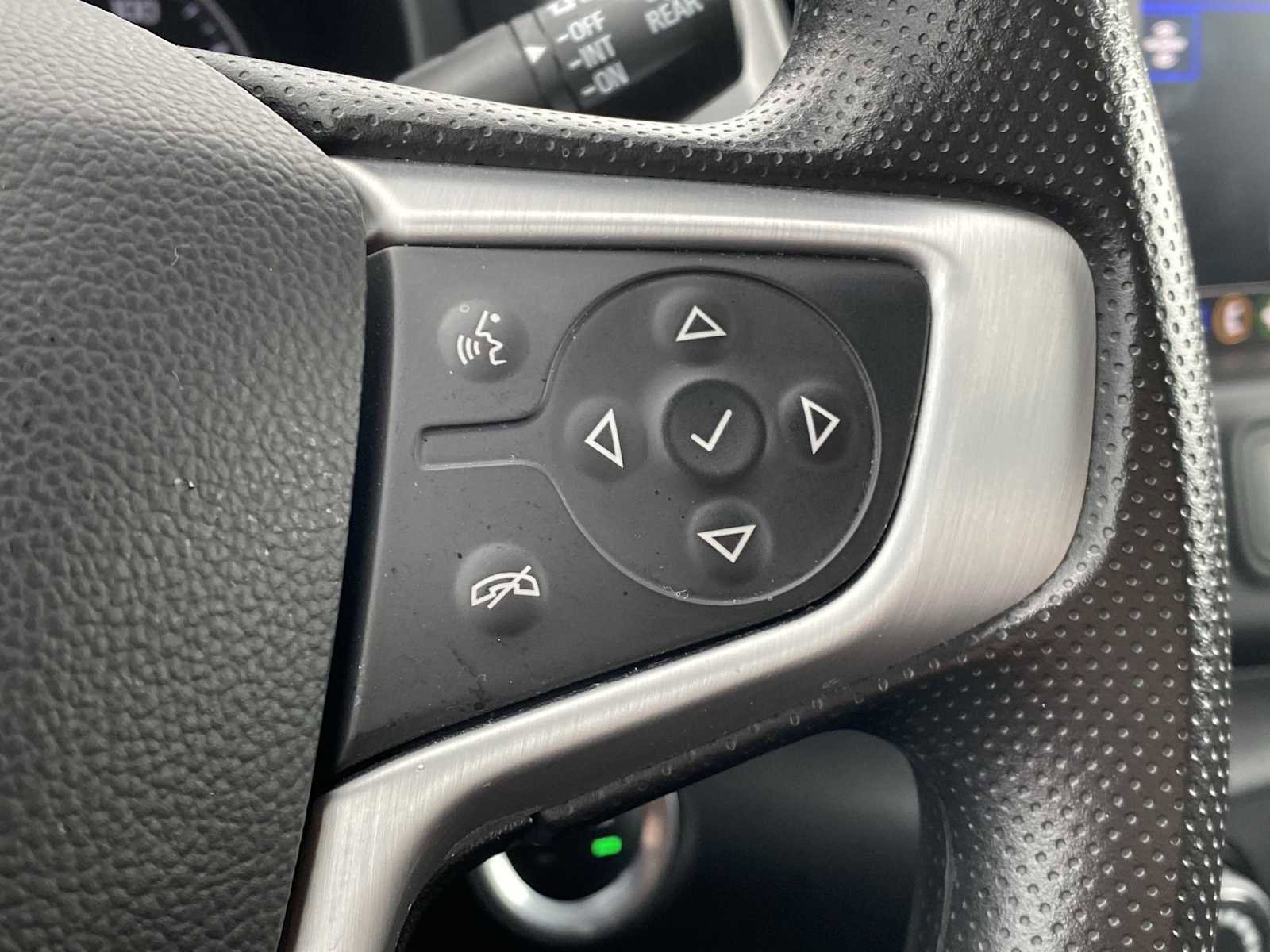 Used 2024 GMC Terrain SLE image 26