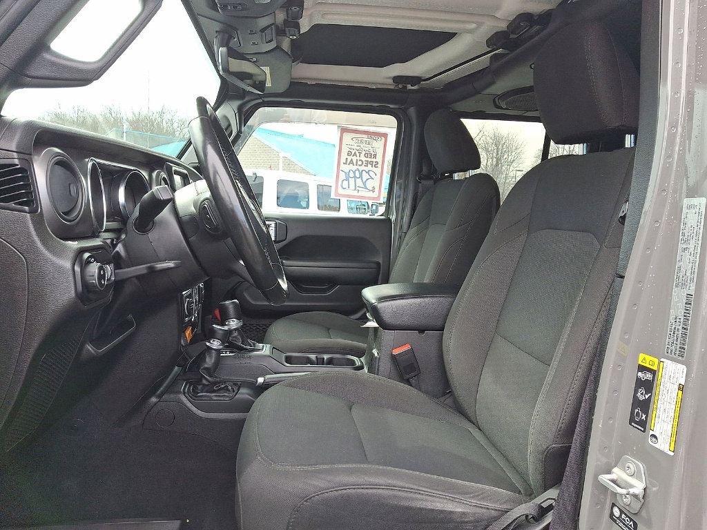 Used 2022 Jeep Gladiator Willys image 11