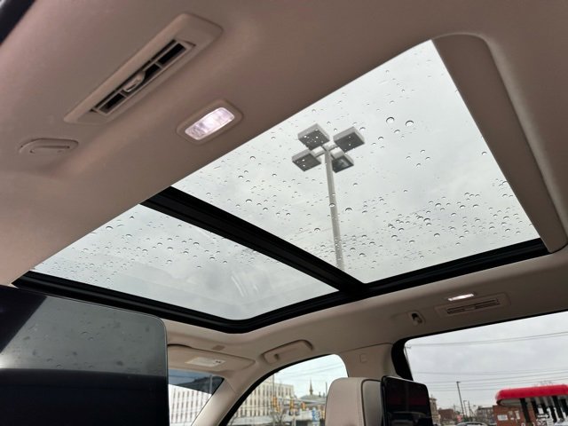 Used 2024 GMC Yukon XL Denali w/ Advanced Technology Package image 14