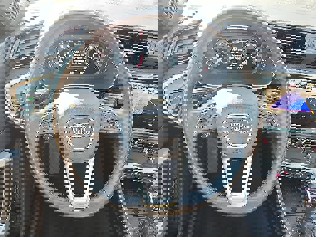 Used 2024 Audi Q3 2.0T Premium image 18