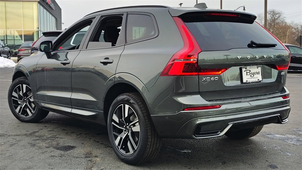 New 2026 Volvo XC60 B5 Plus w/ Climate Package image 4