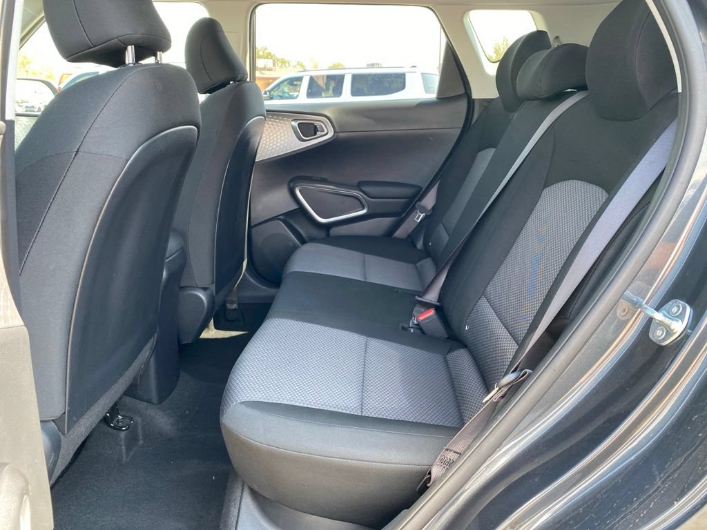 Used 2025 Kia Soul LX w/ LX Technology Package FWD image 20