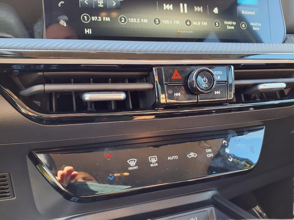 Certified 2025 Nissan Kicks SR image 7