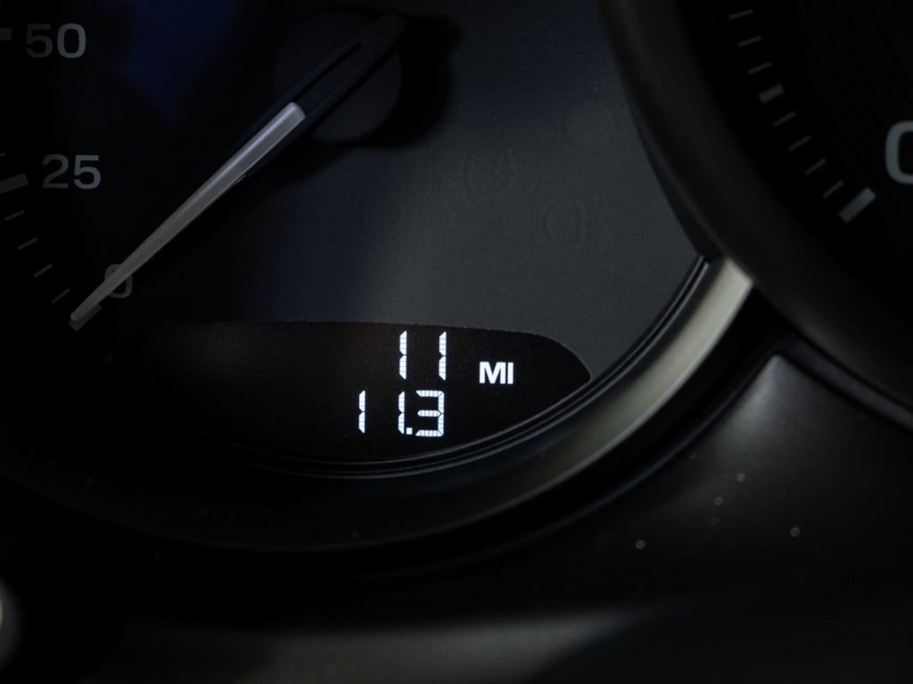 New 2026 Porsche Macan image 12