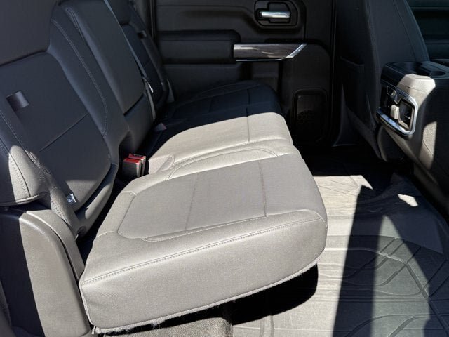 Used 2022 Chevrolet Silverado 3500 LTZ w/ LTZ Convenience Package AWD/4WD image 15