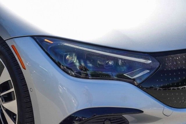 Used 2023 Mercedes-Benz EQE 500 4MATIC Sedan image 9