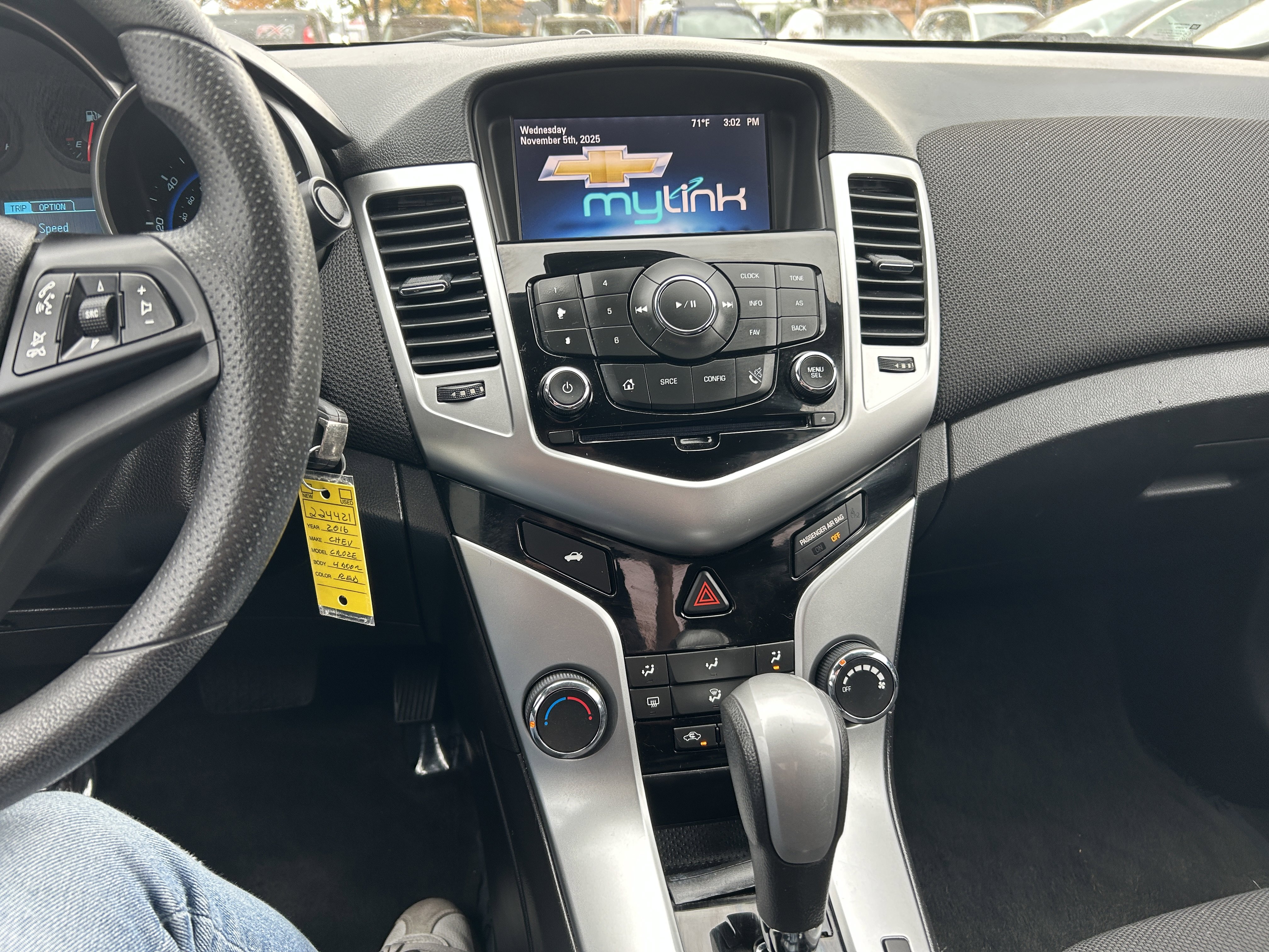 Used 2016 Chevrolet Cruze LT image 12