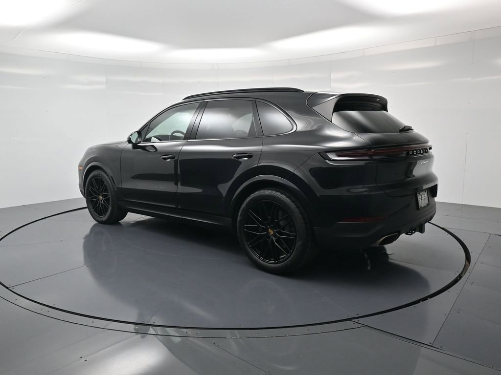 Certified 2024 Porsche Cayenne image 3