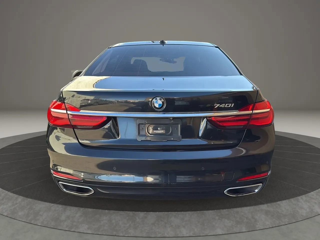 Used 2016 BMW 740i image 5