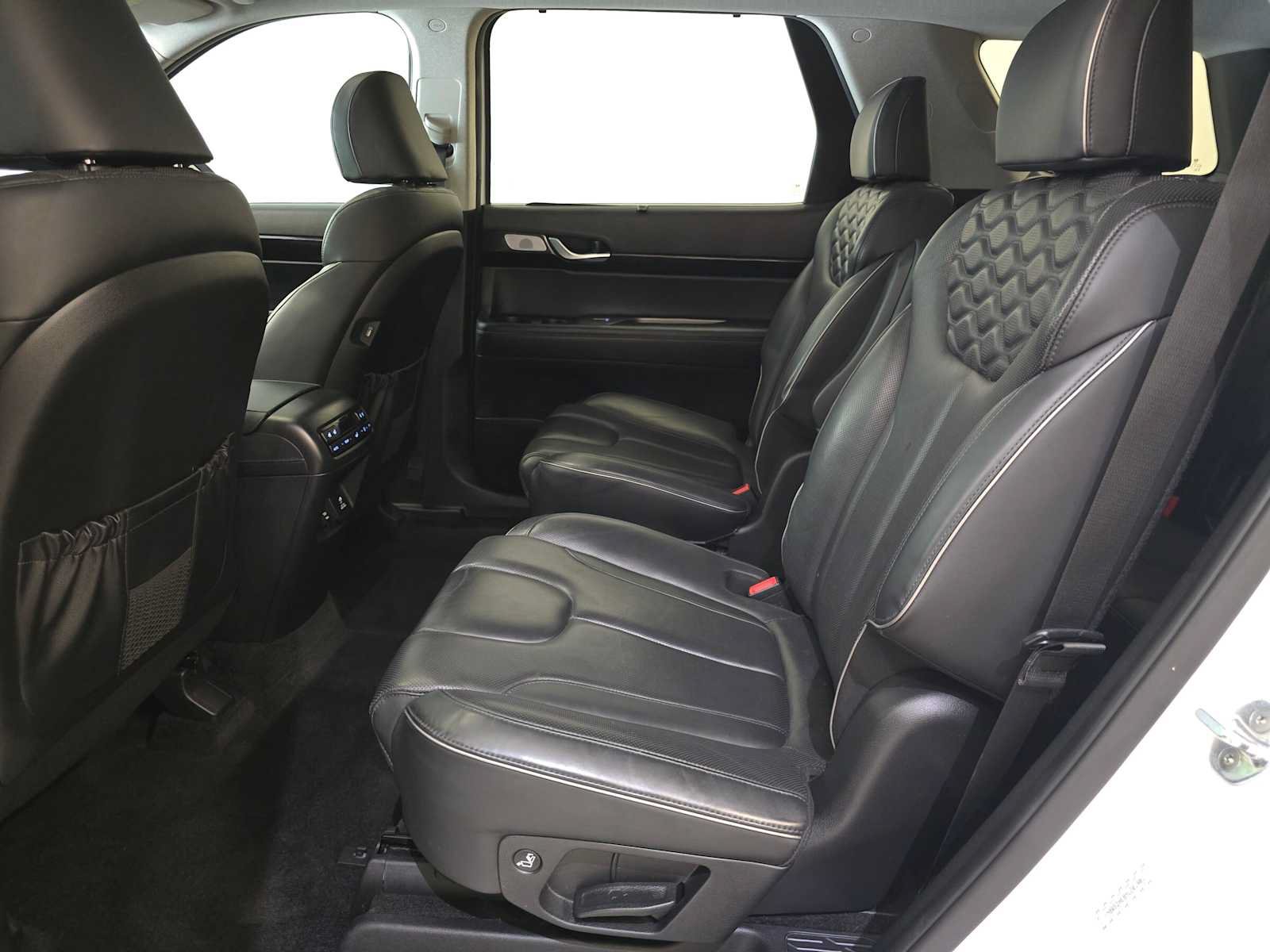 Used 2021 Hyundai Palisade Limited w/ Winter Package AWD/4WD image 23